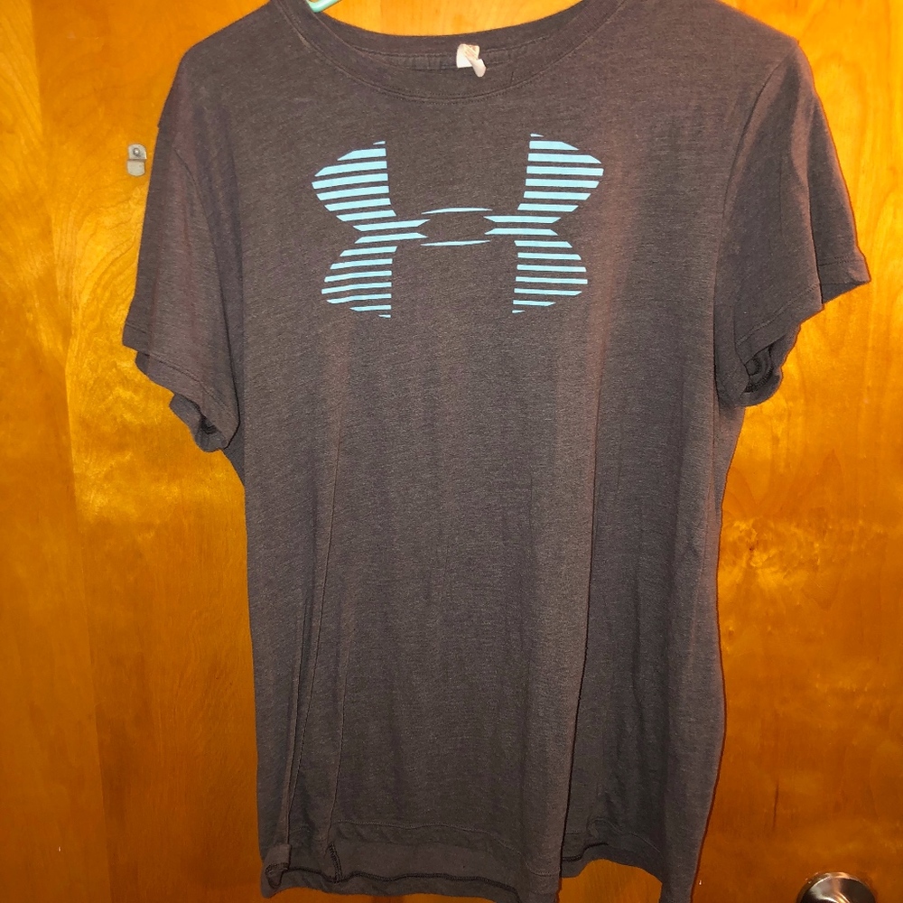 SORTS AND SHIRT  Under armor